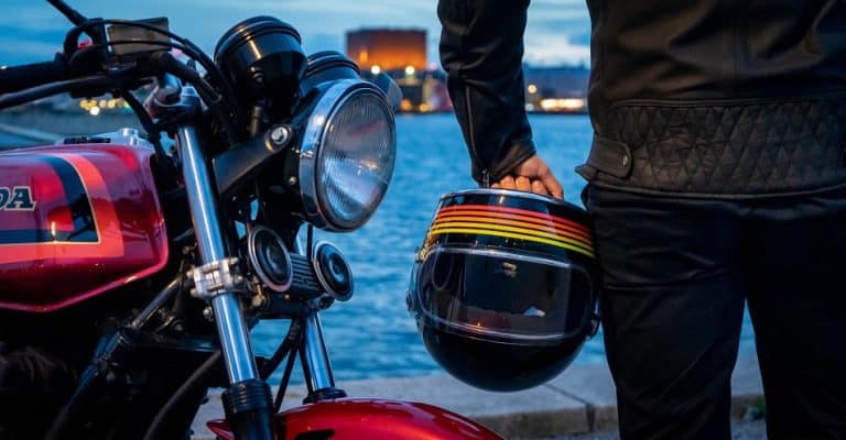 Best Motorcycle Helmet Under 200 - Featured Image